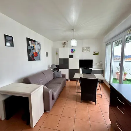 Cosy T2 With Terrace And Mountain View -